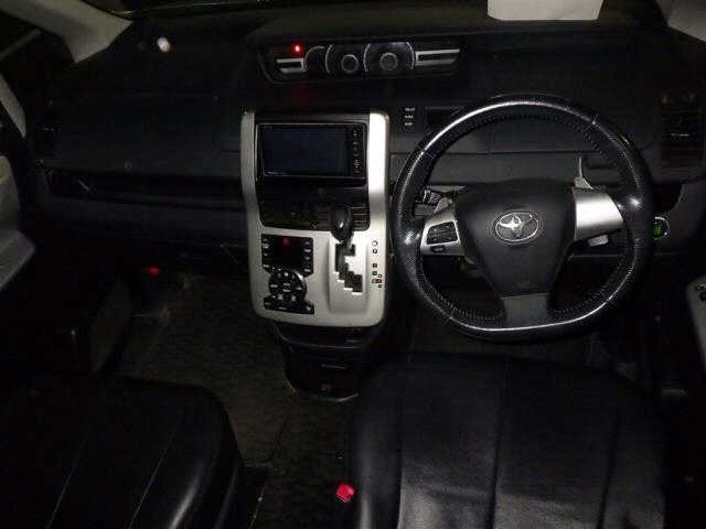 2013 TOYOTA NOAH SI